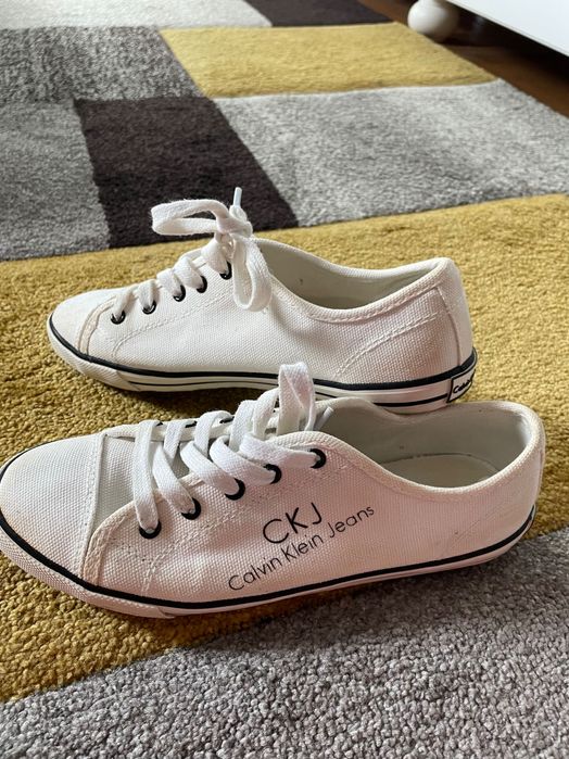 Tenesi ,sandale marimile38-39