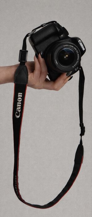 Фотоапарат Canon EOS 1300D + объектив 18–55 мм