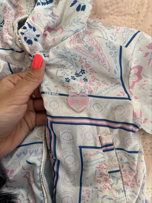 Преходно яке Guess 3-6 м