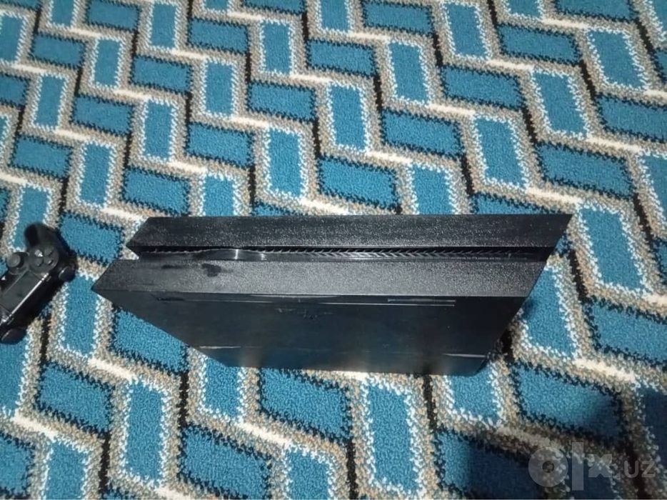 Play Station 4, FAT