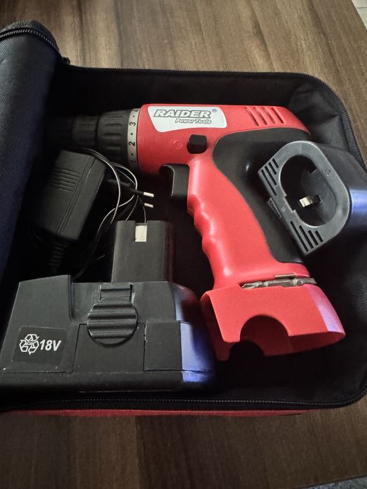 Продавам работещ като нов винтоверт Raider