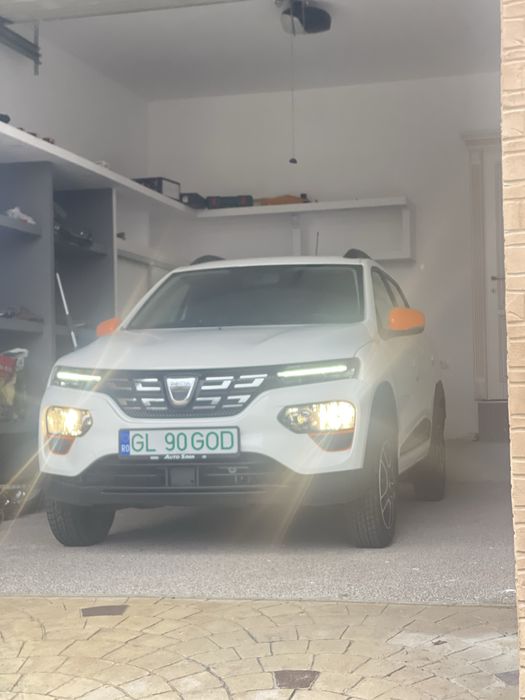 Dacia Spring 2023 – electrică – cameră marsarier – piele – 2 seturi roți – garanție