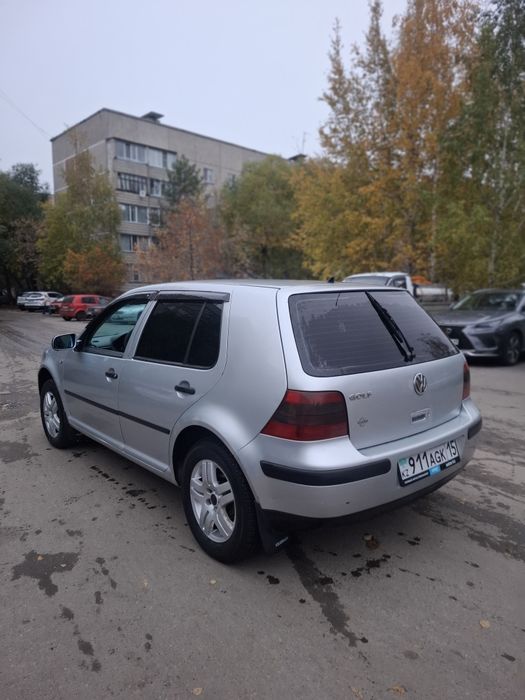 Volkswagen Golf 4 2001гв