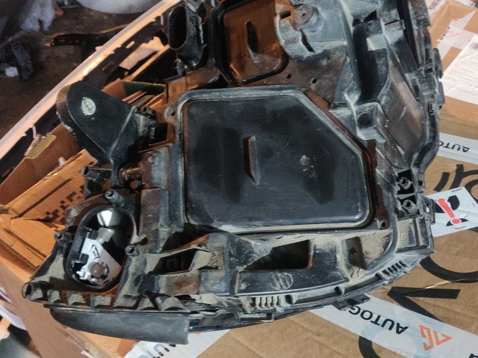 Предна Решетка за Dacia Sandero/ ляв Фар/ и Броня/   2024 г.