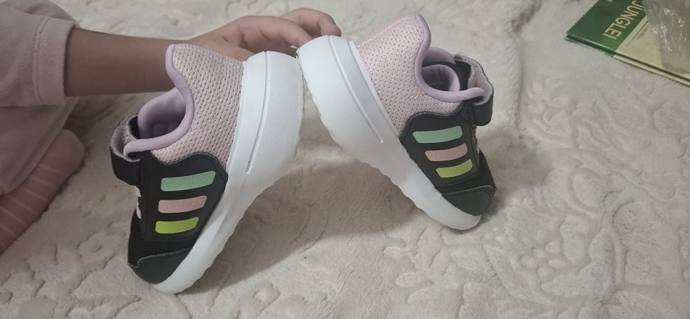 Adidași adidas fete
