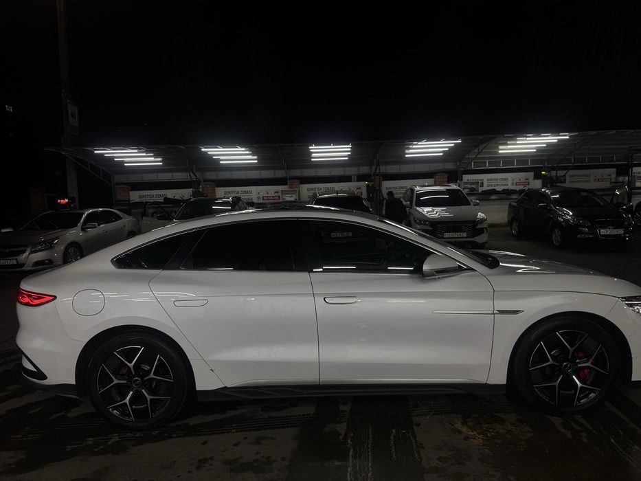 Срочно продается BYD HAN EV 715