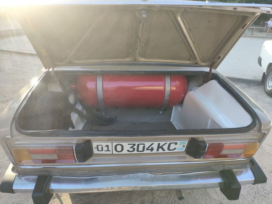 Vaz 2106 metan gaz srochna sotiladi