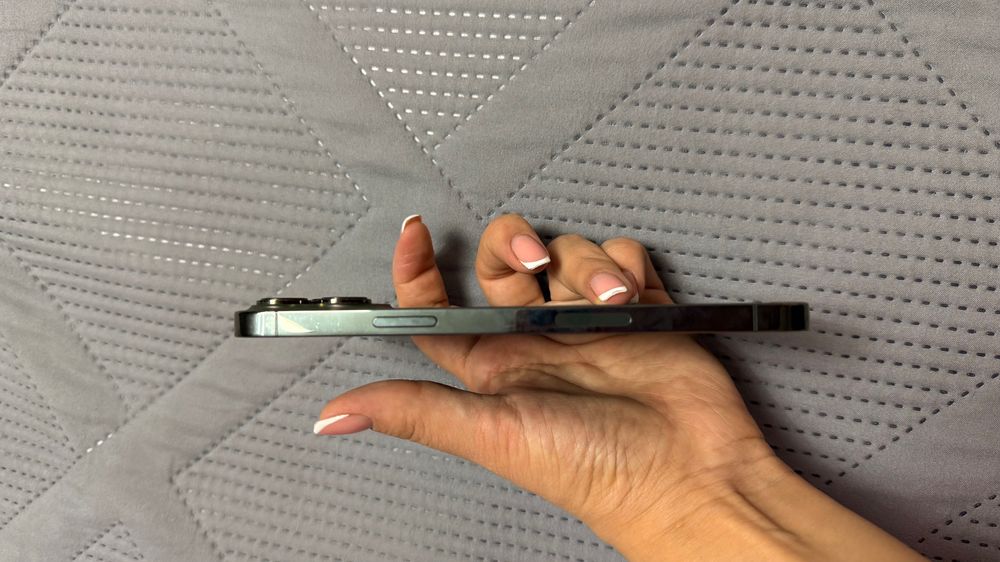 Продам IPhone 13 Pro Max