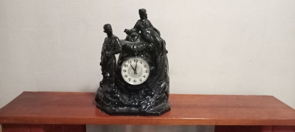 Советские каминные часы ( Хозяйка медной горы ( молня)..