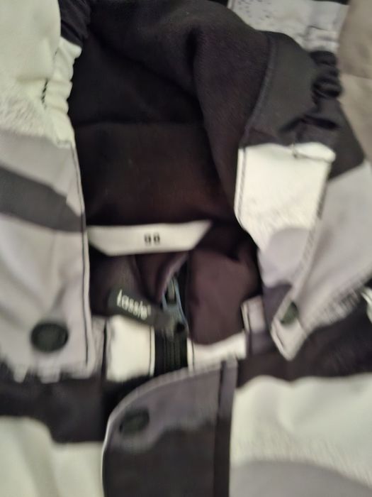 Продам еомбинезон  в отличном  состояний