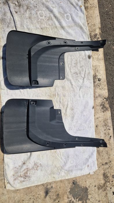 Продам брызговики на LC200