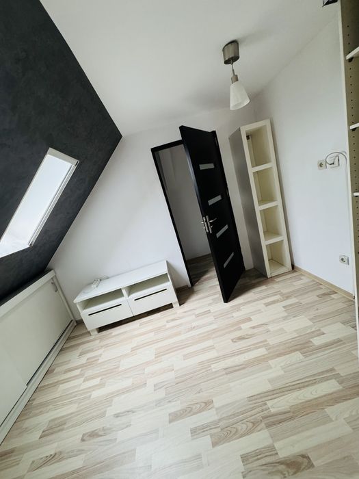 Inchiriez apartament cu  2 camere in regim hotelier