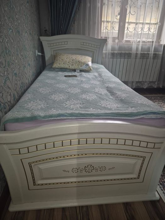 Односпальная кровать