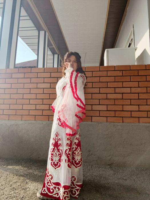 Kelin sarpo un yuzochtida kiyilgan holos narxiga arziydi