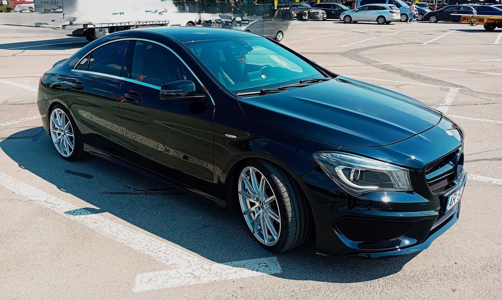 Autoturism Mercedes CLA pachet AMG