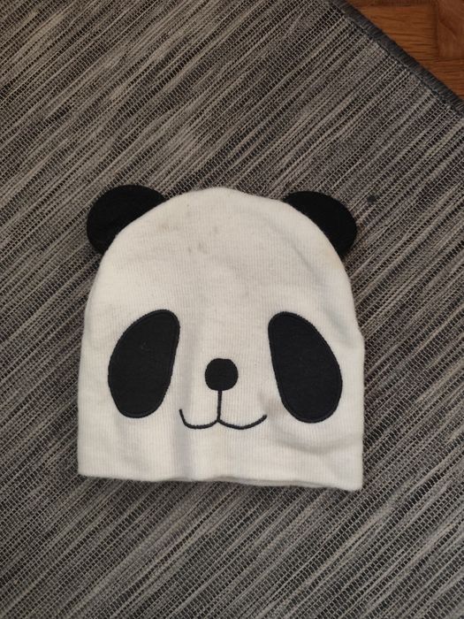 Зимна шапка -панда