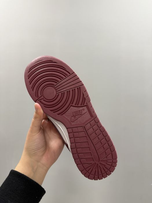 Кроссовки Nike dunk low team red