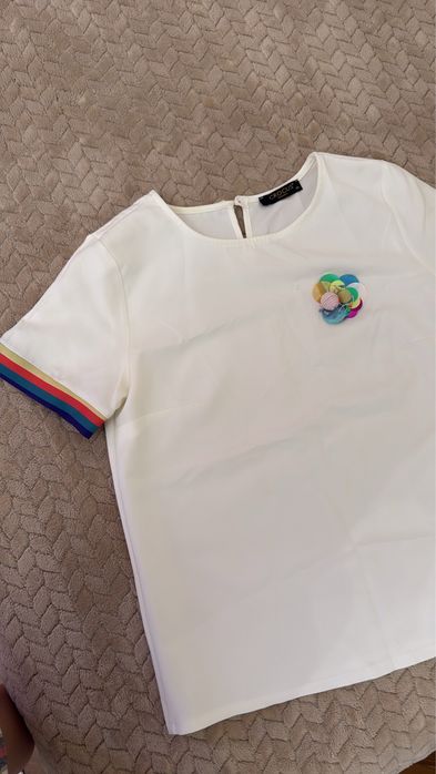 Кофточка нарядная с брошкой