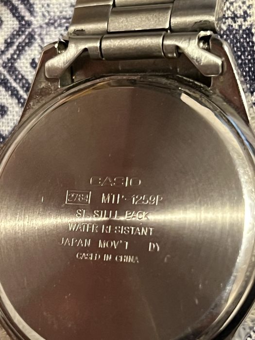 Vand ceas casio.