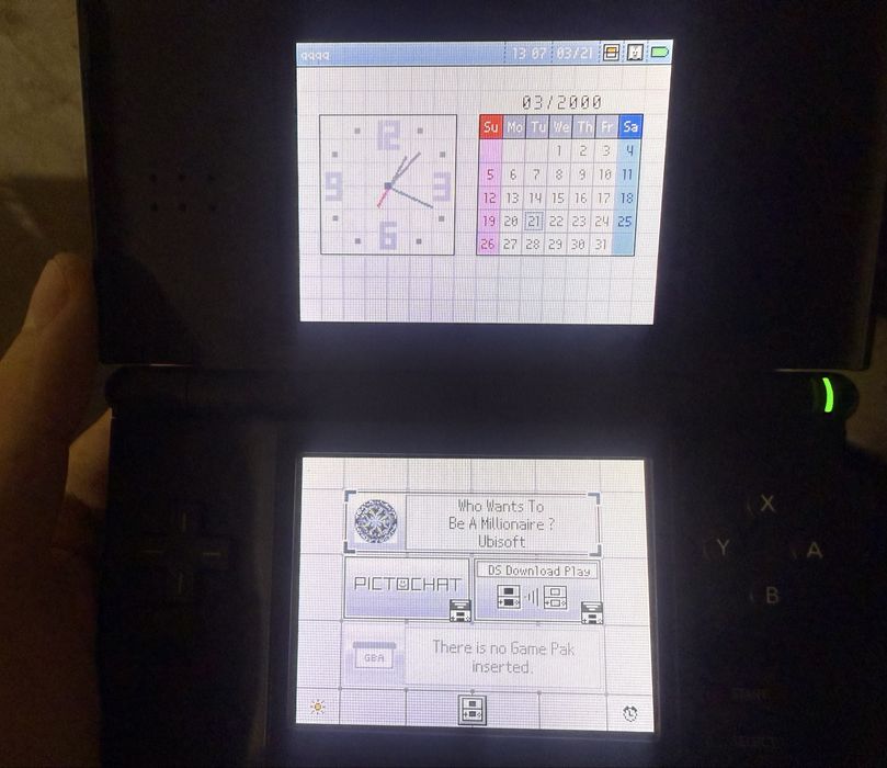 Nintendo DS Lite + 15 игри, 2 зарядни и калъф