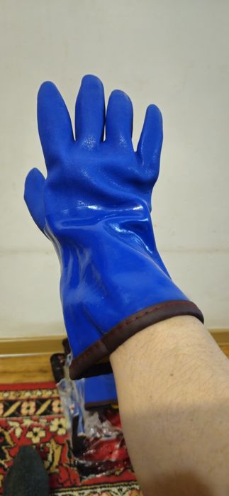 Резиновая перчатка зимняя синяя