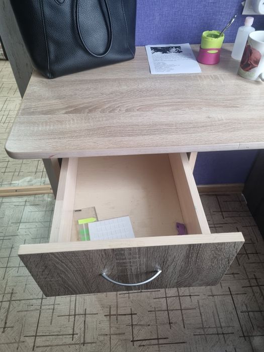 Стол письменный продам