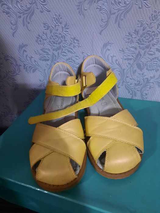 Продам сандали б/у