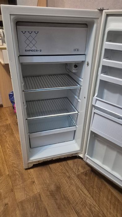 Холодильник Бирюса