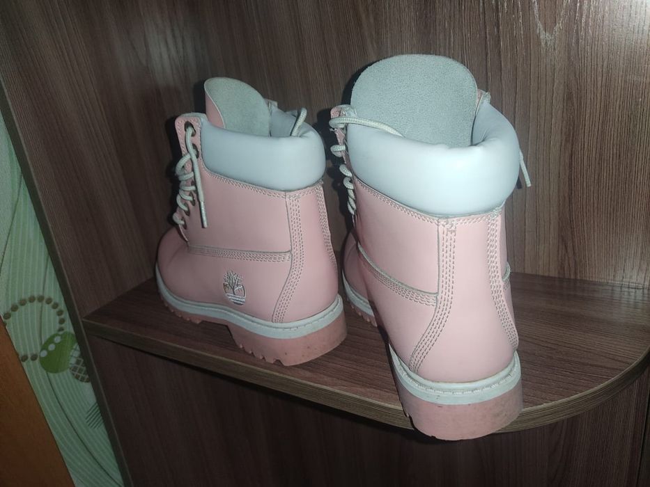 продам ботинки женские