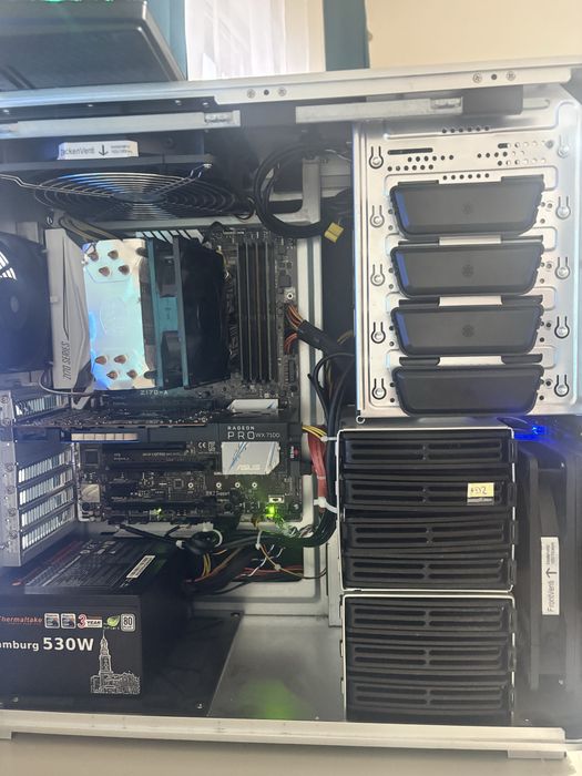 Calculator/PC Gaming• i7-6700K• 16gb ram DDR4•Placa video 8gb•1 Tb SSD