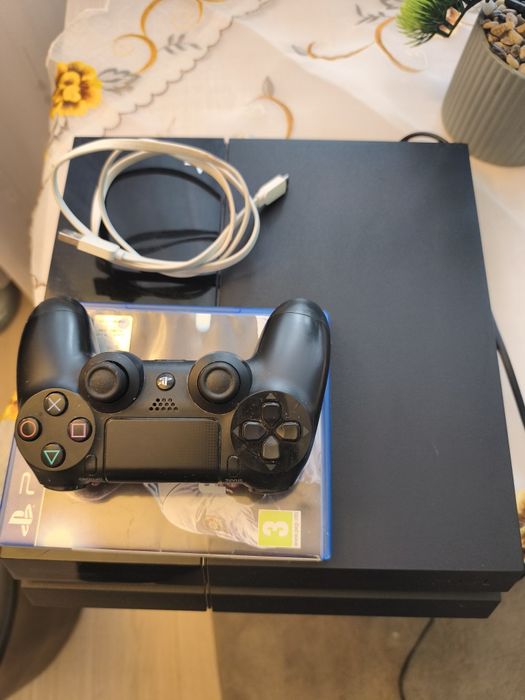 PS  4  play station