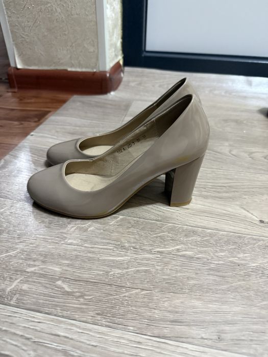 Продам туфли женские