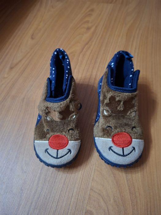 Papuci de casa  noi