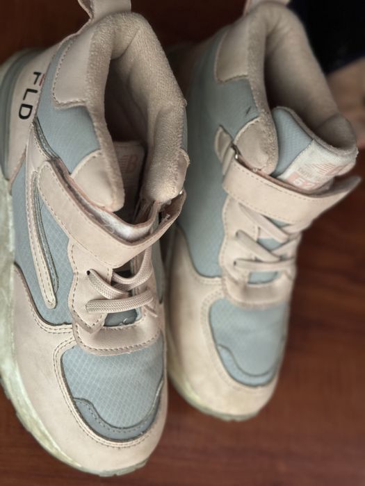 Рубашка школьная для девочки и обувь