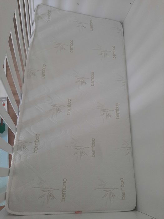 Бяла кошара с матраче Кокос