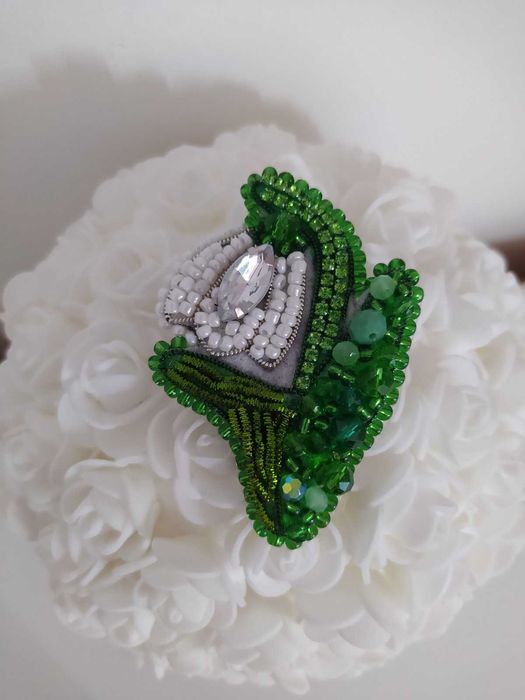 НОВА брошка кокиче ръчна изработка, Спиди/лично предаване