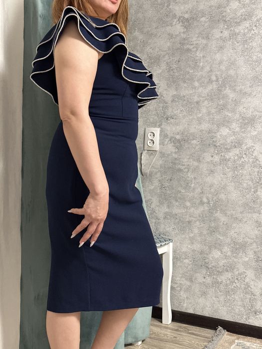 Платье темный синий 42 размера