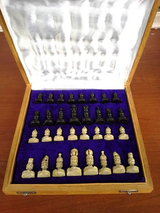 Шахматен комплект закупен в Тайланд