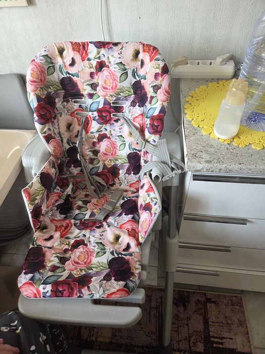 Oferta !! Scaun de masă bebe joie cu 2 huse impermeabile