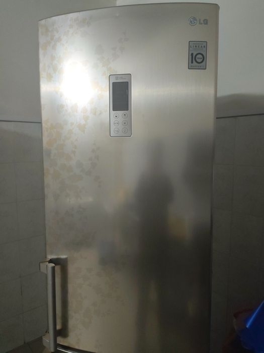 Продаётся холодильники 2  по цене 1