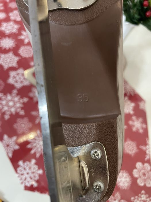 Коньки фигурные профессиональные