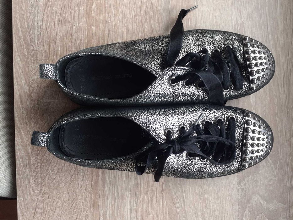 Продавам Кожени обувки