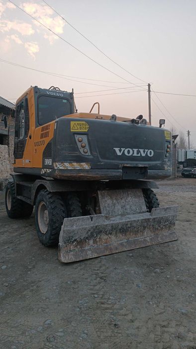 Эксковатор Volvo  145