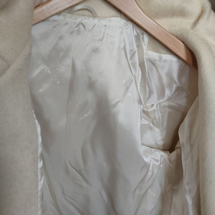 Късо дамско вълнено палто