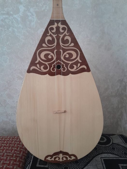 Домбыра ручная работа
