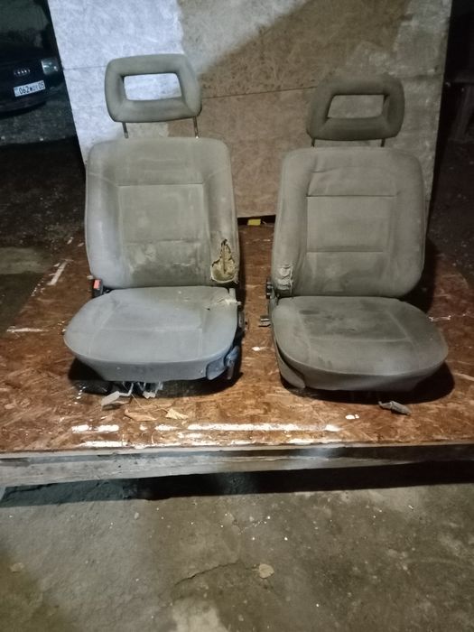 Сиденье от Ауди 100С3 передние