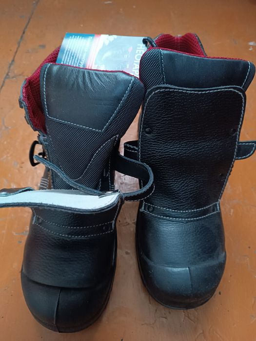 Продам сварочные ботинки