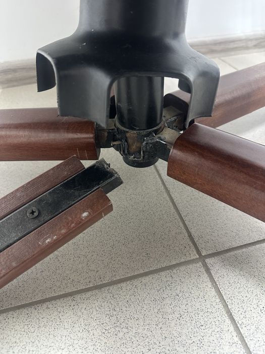 Продаеться комплект для офиса