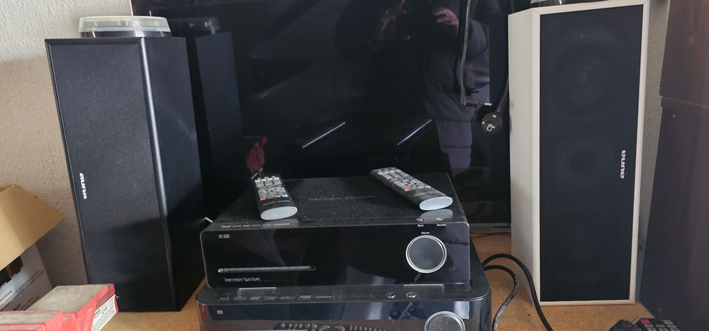 Se vinde pachet amplificatoare HK + 2 boxe Auna aproape nou.