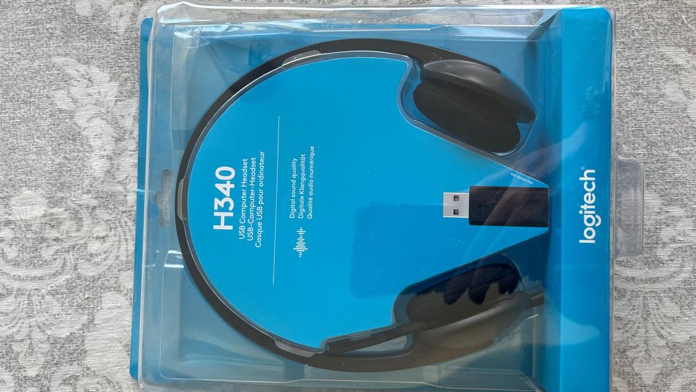 Продавам комлект от 7 броя нови жични слушалки с микрофон Logitech H340 – Black (USB)